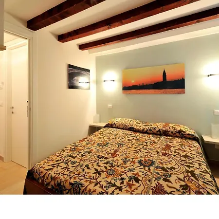 Appartamento Castello Di Godego Sleeps 4 Air Con Wifi *
