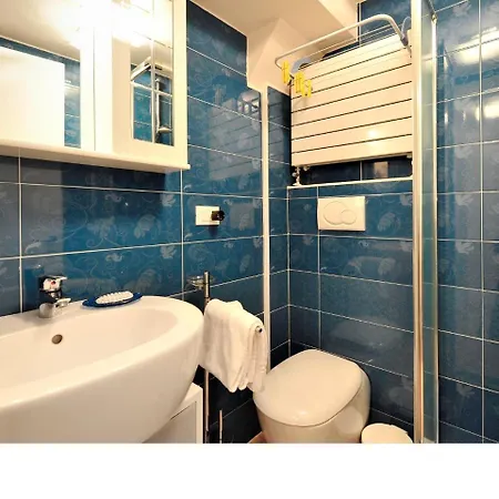Castello Di Godego Sleeps 4 Air Con Wifi Apartamento *